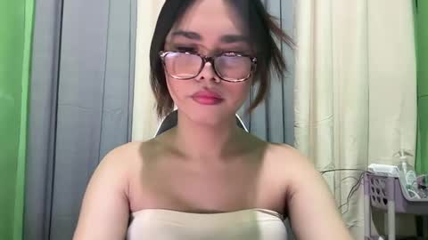 Snapshot of im_ur_future_wife69 chatting on 05.22.26 im_ur_future_wife69 online show from 05.22.26