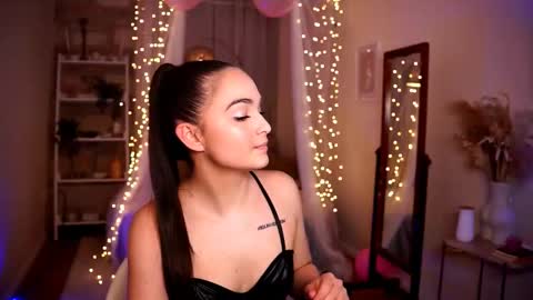 Snapshot of im_yourr_secret chatting on 02.26.25 Pattie online show from 02.26.25