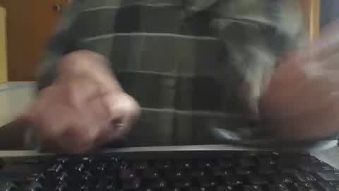 Snapshot of imaussiechris chatting on 12.14.25 Aussie Guy online show from 12.14.25