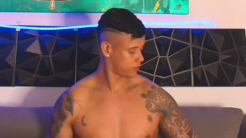 Snapshot of imconor chatting on 02.01.25 imconor online show from 02.01.25