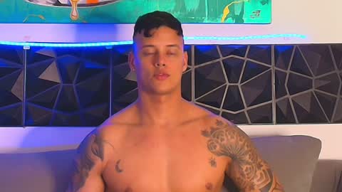 Snapshot of imconor chatting on 02.09.25 imconor online show from 02.09.25