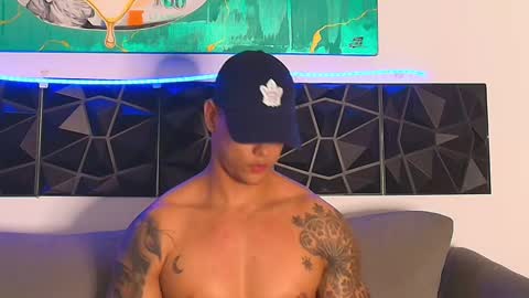 Snapshot of imconor chatting on 02.14.25 imconor online show from 02.14.25