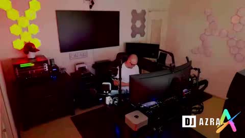 Snapshot of imdjazra chatting on 12.28.24 DJ Azra online show from 12.28.24