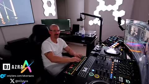 Snapshot of imdjazra chatting on 02.21.25 DJ Azra online show from 02.21.25