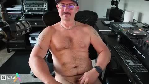 Snapshot of imdjazra chatting on 10.06.25 DJ Azra online show from 10.06.25