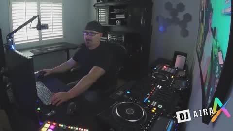 Snapshot of imdjazra chatting on 10.26.25 DJ Azra online show from 10.26.25