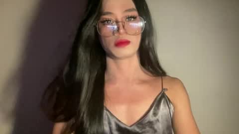 Snapshot of imjustasluttyintownxxx chatting on 06.19.26 Mika online show from 06.19.26