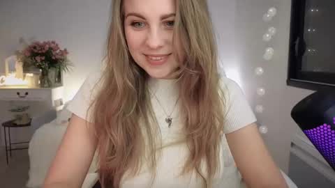 Snapshot of imkeira chatting on 02.18.25 ImKeira online show from 02.18.25
