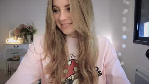 Snapshot of imkeira chatting on 02.22.25 ImKeira online show from 02.22.25