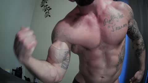 Snapshot of imnewherelollol chatting on 01.13.25 Majordadbod101 online show from 01.13.25