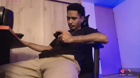 Daniel   thumb up me please its important Im new INDEPENDENT MODEL online show from 04.16.26