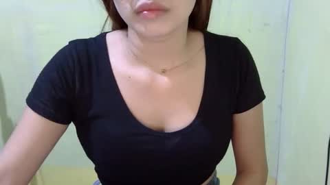 Snapshot of imyourgirl_vanessa26 chatting on 12.16.25 Im sad because im lonely wish help me here online show from 12.16.25