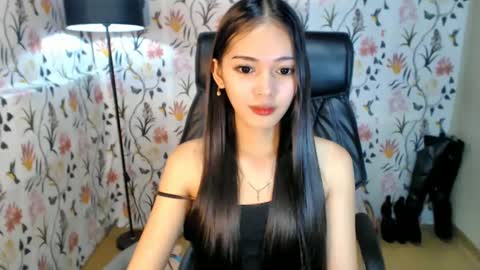 Snapshot of imyourlegalbaby chatting on 01.23.25 Aki online show from 01.23.25