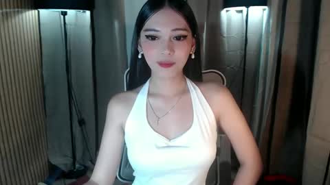 Snapshot of imyourlegalbaby chatting on 10.08.25 Aki online show from 10.08.25