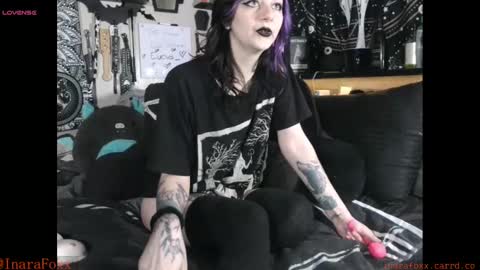 Snapshot of inarafoxxx chatting on 02.20.25 Inarafoxx online show from 02.20.25