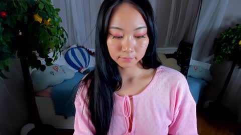 Snapshot of inari__okami chatting on 12.28.24 INARI online show from 12.28.24