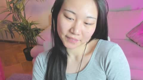 Snapshot of inari__okami chatting on 02.09.25 INARI online show from 02.09.25