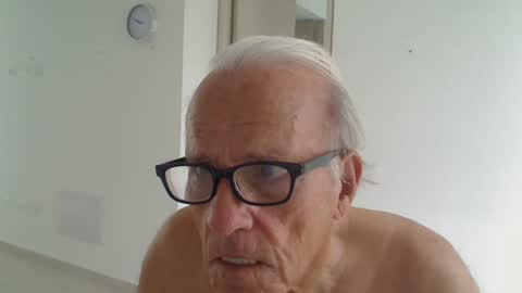 Snapshot of incendiado chatting on 09.15.25 incendiado online show from 09.15.25