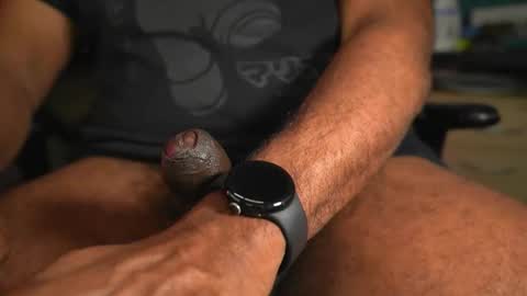 Snapshot of inchesblackuk chatting on 03.27.26 Inches online show from 03.27.26