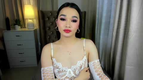 indestructabletrixie online show from 12.20.24