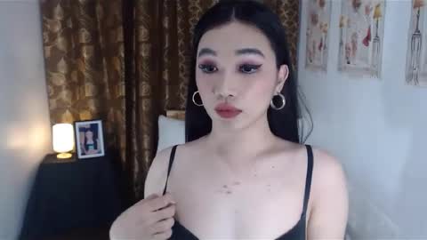 indestructabletrixie online show from 01.08.25