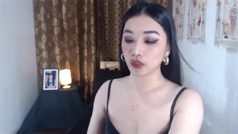 indestructabletrixie online show from 01.27.25