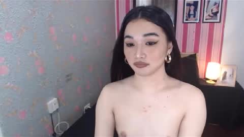 indestructabletrixie online show from 02.22.25