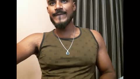 Snapshot of indianbull2023 chatting on 05.14.26 indian slim boy with big for u online show from 05.14.26