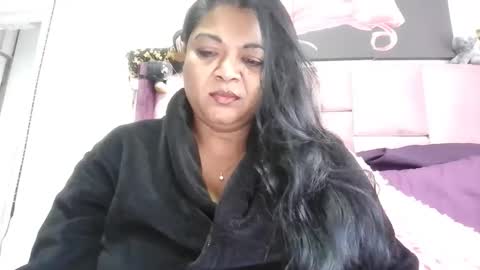 Snapshot of indiandelia chatting on 05.18.26 indiandelia online show from 05.18.26