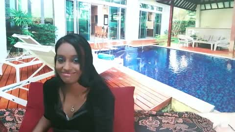 Snapshot of indianlovebug chatting on 12.13.24 Leah online show from 12.13.24