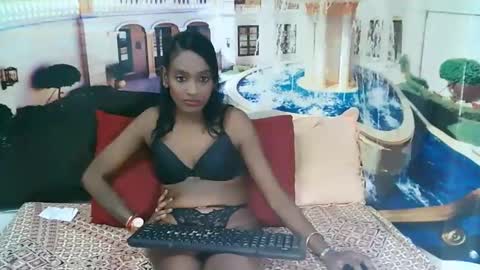 Snapshot of indianlovebug chatting on 12.16.24 Leah online show from 12.16.24