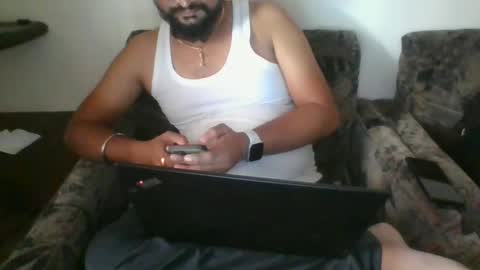 Snapshot of indianlover1433 chatting on 01.05.25 Indian lover online show from 01.05.25