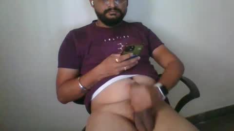 Snapshot of indianlover1433 chatting on 01.28.25 Indian lover online show from 01.28.25