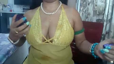 Snapshot of indianrads9 chatting on 06.11.26 Radha online show from 06.11.26