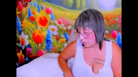 Snapshot of indianroxy27 chatting on 04.24.26 indianroxy27 online show from 04.24.26