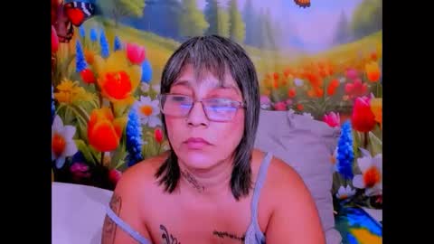 Snapshot of indianroxy27 chatting on 05.12.26 indianroxy27 online show from 05.12.26
