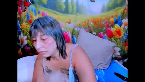 Snapshot of indianroxy27 chatting on 05.19.26 indianroxy27 online show from 05.19.26