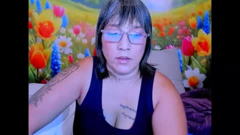 Snapshot of indianroxy27 chatting on 05.21.26 indianroxy27 online show from 05.21.26