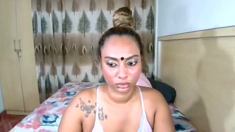 Snapshot of indiansecretlove20 chatting on 01.30.25 goddess online show from 01.30.25