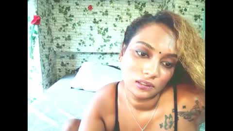 Snapshot of indiansecretlove20 chatting on 02.25.25 goddess online show from 02.25.25