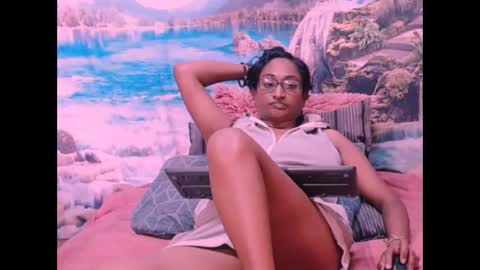 Snapshot of indianspicy69 chatting on 02.12.25 Shreya online show from 02.12.25