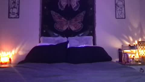 Snapshot of indigobay chatting on 01.14.25 Indigo Bay online show from 01.14.25