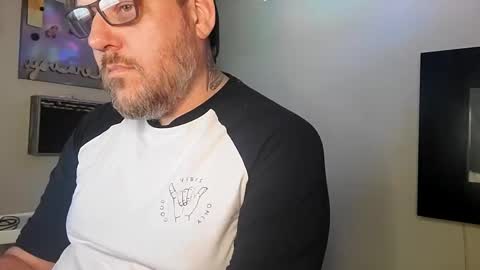 Snapshot of indigolvr chatting on 01.02.25 BroLOU online show from 01.02.25