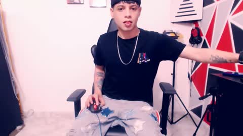 Snapshot of indomitablebeast chatting on 12.19.25 matias online show from 12.19.25