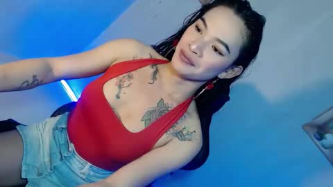 Snapshot of indra_mae chatting on 04.11.26 Mae online show from 04.11.26