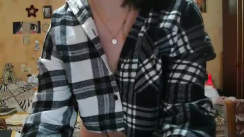 Snapshot of inelika chatting on 12.31.24 Inna online show from 12.31.24