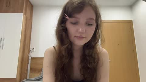 Snapshot of inellheinen chatting on 05.16.26 Viola online show from 05.16.26