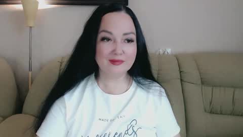 Snapshot of infinity_loveliness chatting on 11.04.25 Infinity online show from 11.04.25