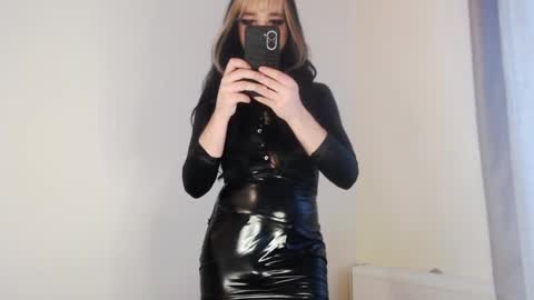 Snapshot of infinity_of_love chatting on 02.15.25 Jeremy online show from 02.15.25