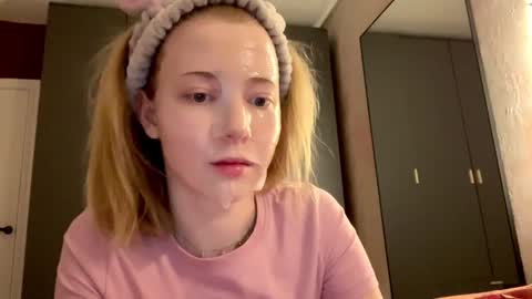 Snapshot of infinitysoul_ chatting on 12.31.24 Alexa..  Inst     Fansly infinitysoul  online show from 12.31.24